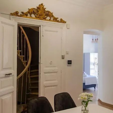 5+1 Entire Pleace At The Center Of The City! Apartamento Estambul