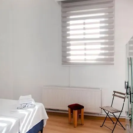 5+1 Entire Pleace At The Center Of The City! Apartamento