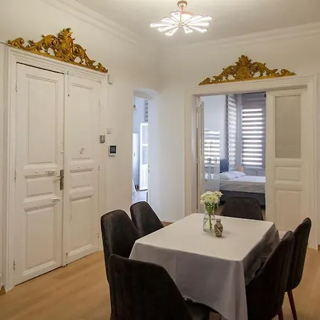 Apartamento 5+1 Entire Pleace At The Center Of The City! *